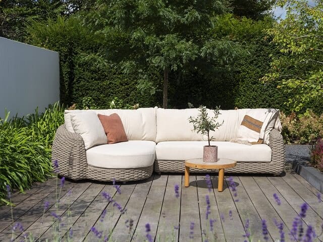 Welk formaat loungeset past in jouw tuin?