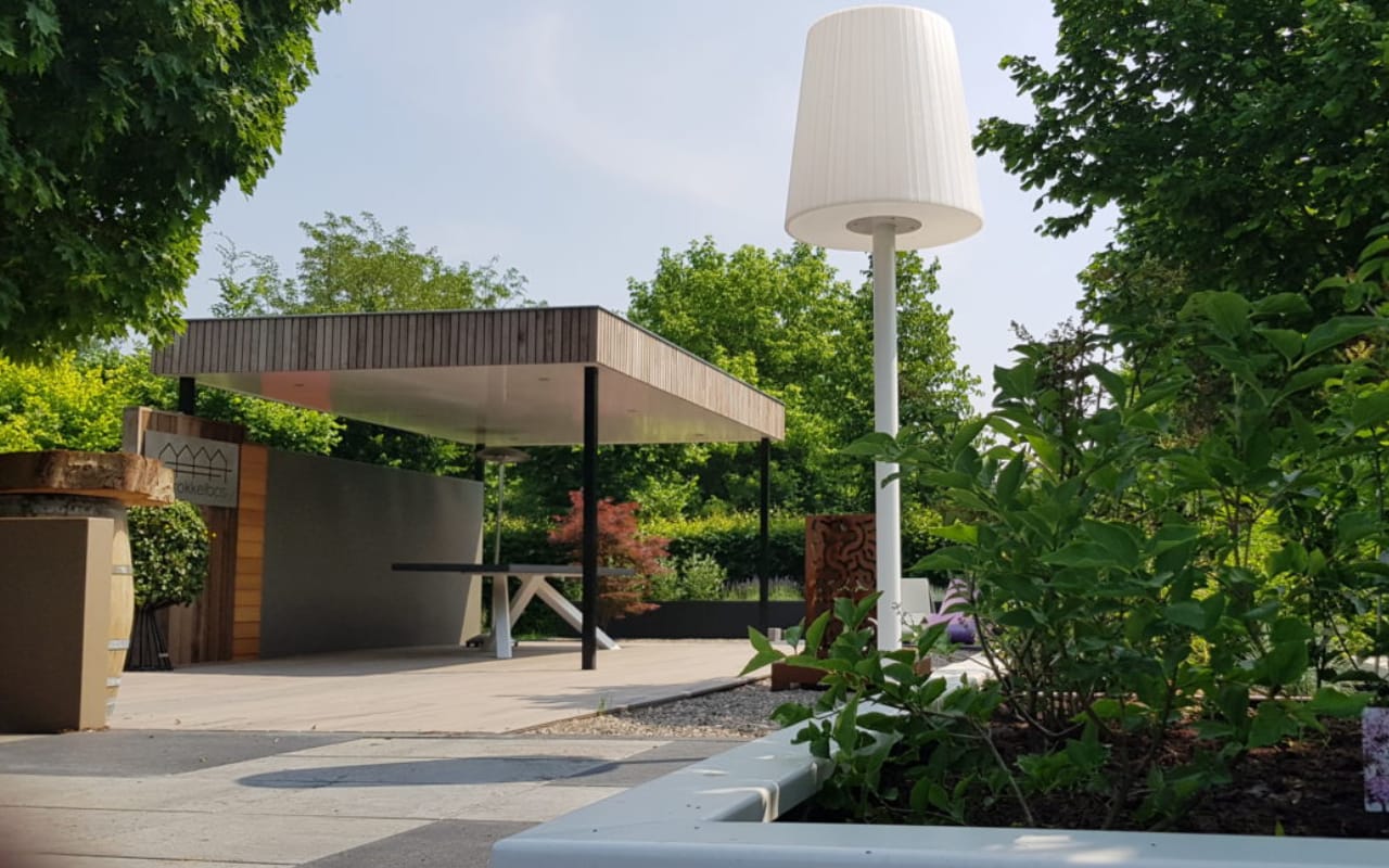 Moderne tuin Sprokkelbos - Exclusieve tuinmeubelen