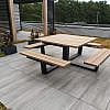 de vierkante picknicktafel - Wood