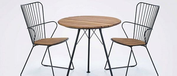 Houe circum tafel en PAon stoel