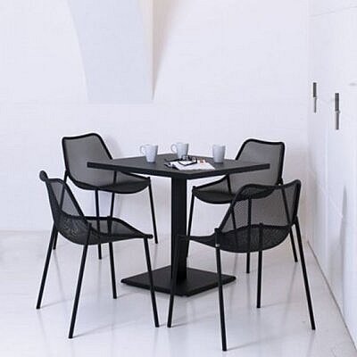 round-t-black-varnished-metal-table-matching-with-round-chairs.jpg round-t-black-varnished-metal-table-matching-with-round-chairs.jpg