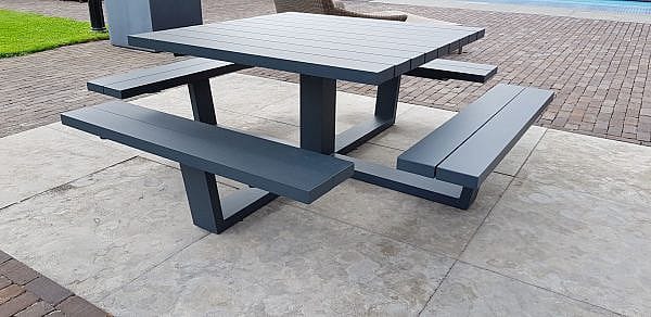 Sprokkelbos - Exclusieve tuinmeubelen